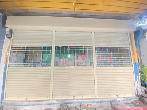 รับติดตั้งประตูม้วนแบบมือยก ปทุมธานี