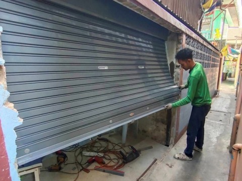 ประตูม้วนมีปัญหา ติดต่อช่าง
